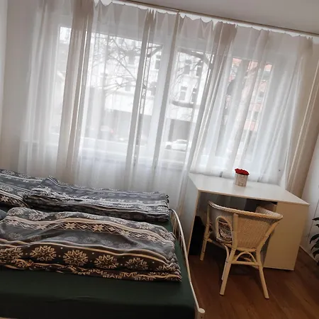 Flat * הנובר