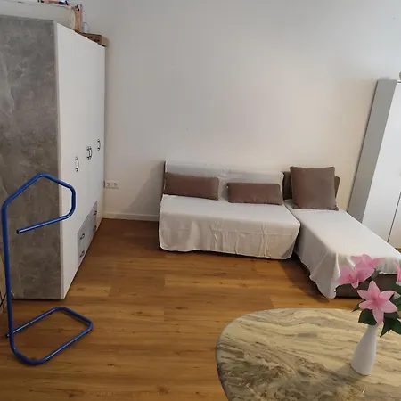 Flat * הנובר